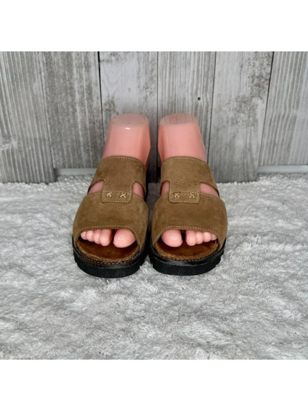 Naot women tan